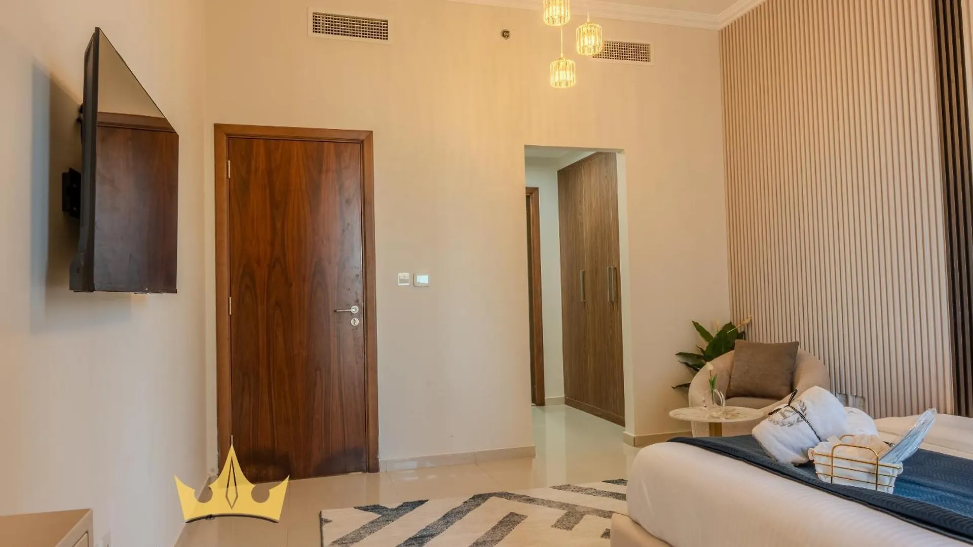 Kings Holiday Homes Luxury 2 Apartments Dunya Tower Burj Khalifa St Dubai Guest house