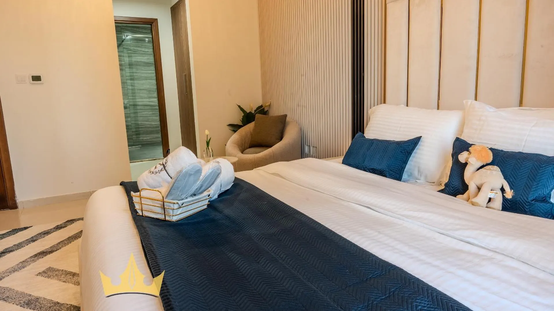 Kings Holiday Homes Luxury 2 Apartments Dunya Tower Burj Khalifa St Dubai Guest house