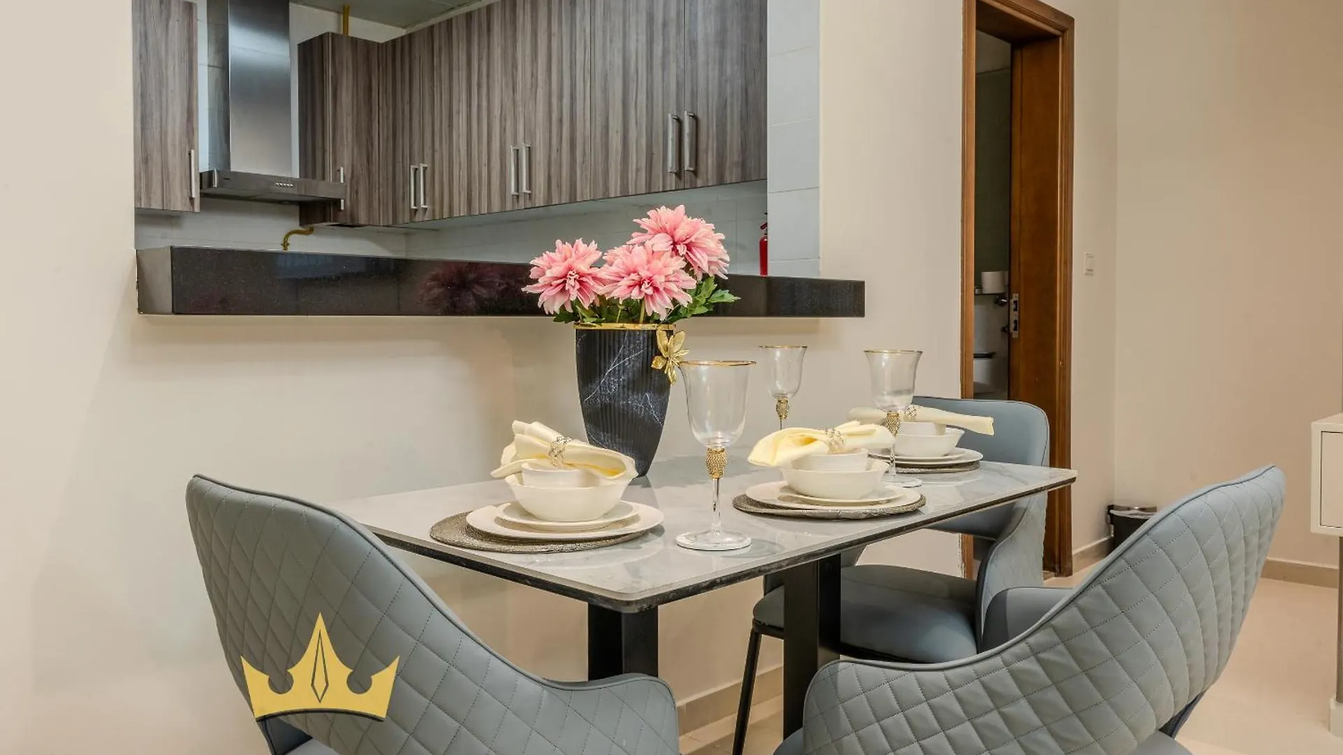 Kings Holiday Homes Luxury 2 Apartments Dunya Tower Burj Khalifa St Dubai