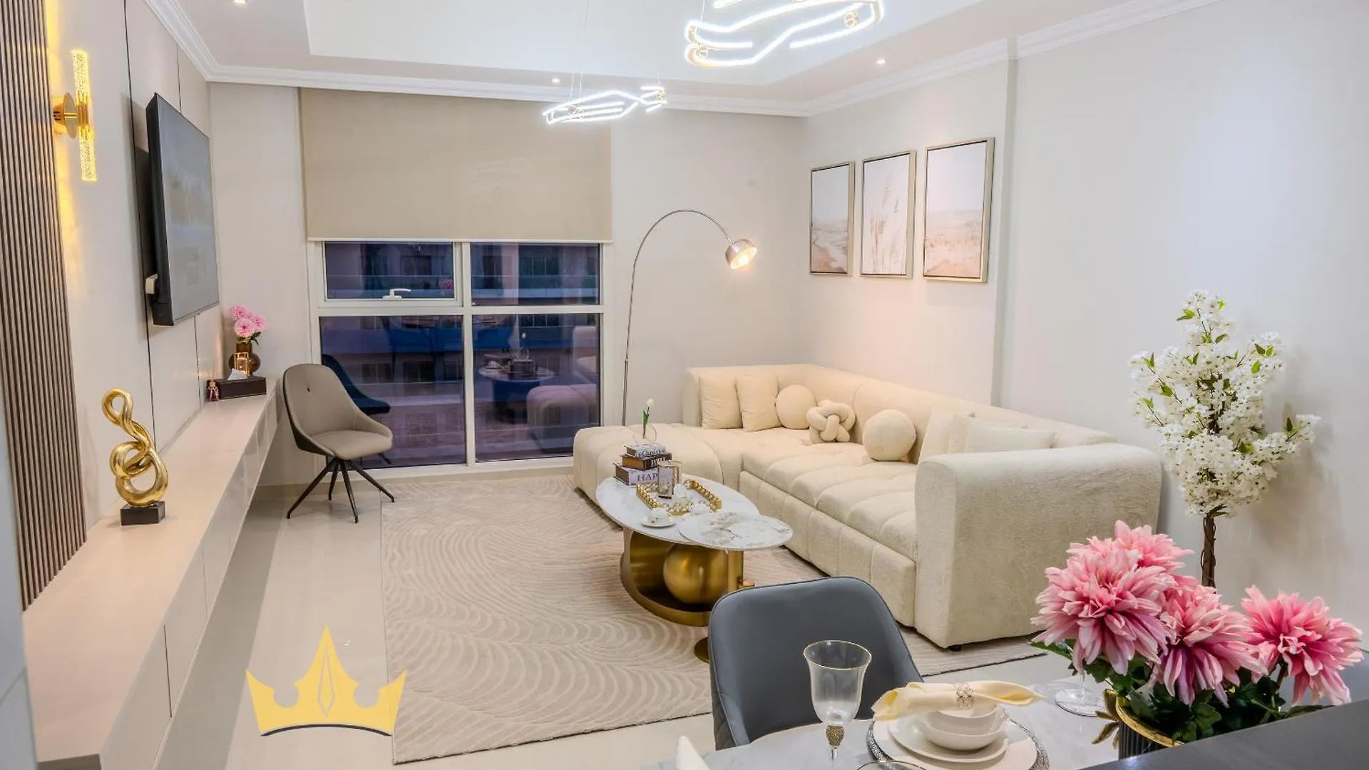 Kings Holiday Homes Luxury 2 Apartments Dunya Tower Burj Khalifa St Dubai Guest house