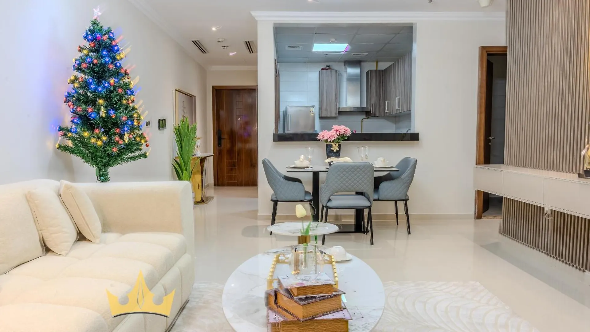 Kings Holiday Homes Luxury 2 Apartments Dunya Tower Burj Khalifa St Dubai Guest house